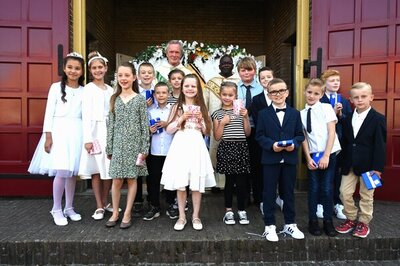 Veertien kinderen deden hun 1ste Heilige Communie